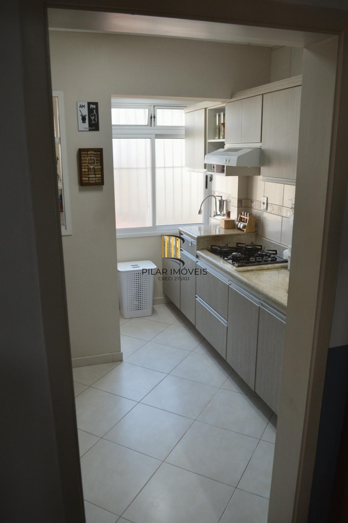 Apartamento com 3 quartos e 77m² à venda em Teresópolis, Porto Alegre.