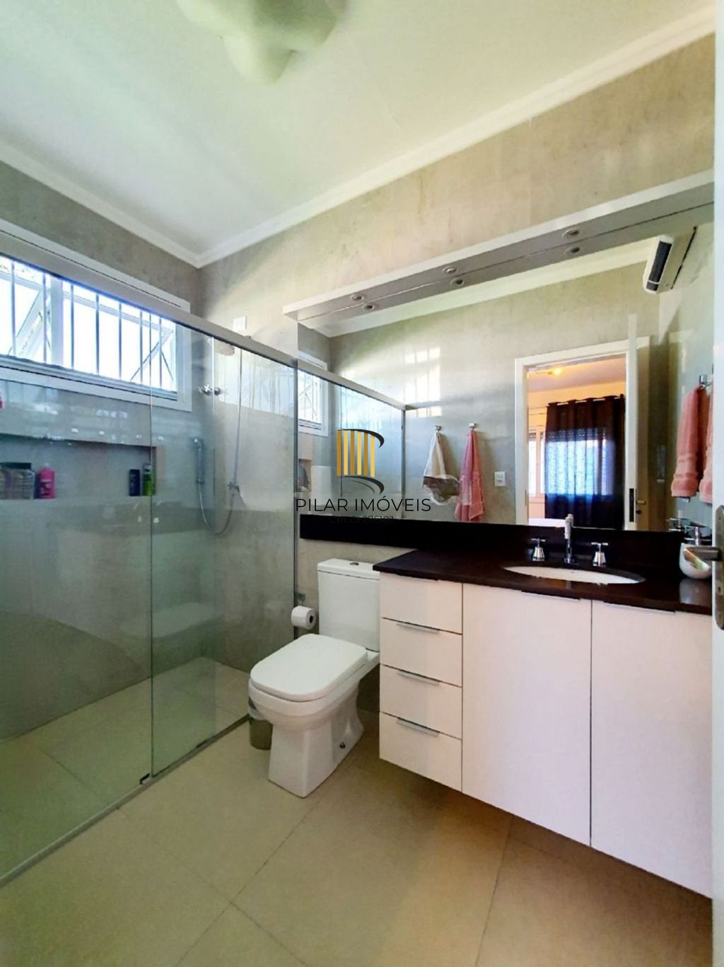 Casa de  3 dormsitorios no Bairro Camaquã - Porto Alegre