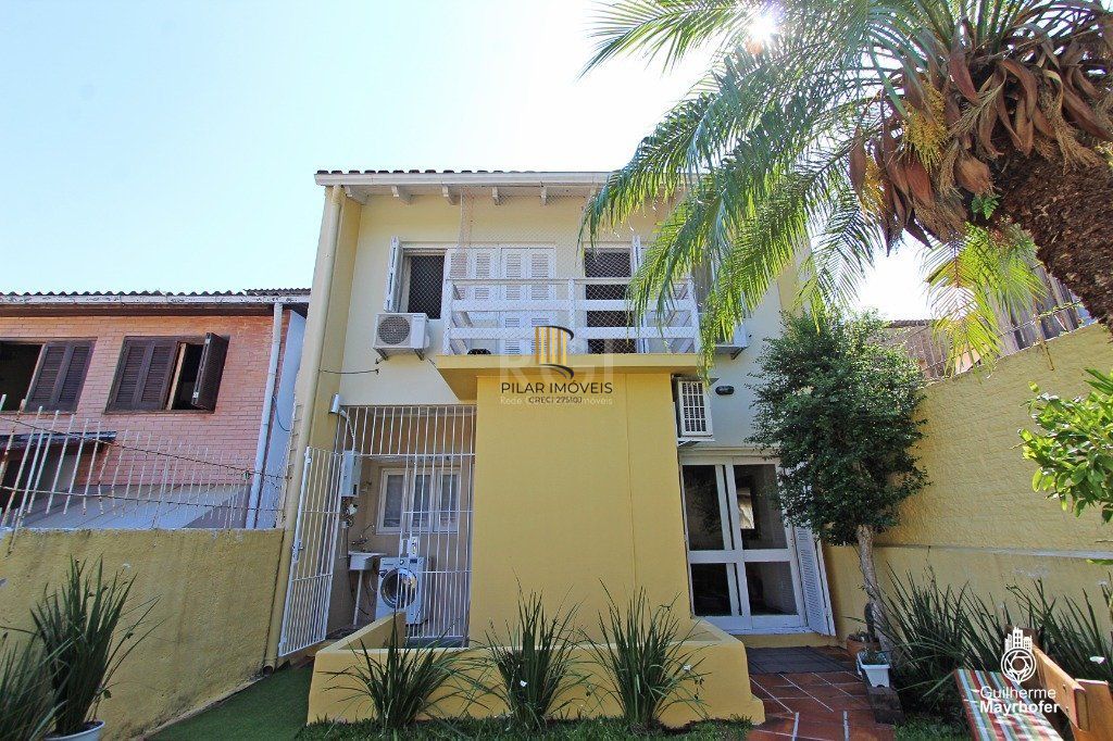 Casa para Venda - 240m², 5 dormitórios, sendo 1 suites, 3 vagas - Menino Deus