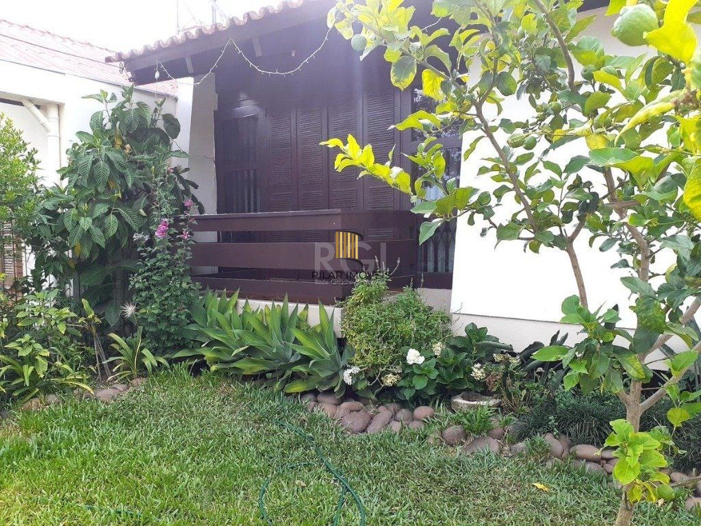 Casa para Venda - 260m², 4 dormitórios, sendo 1 suites, 4 vagas - Nonoai