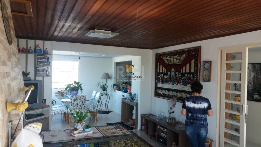 Casa para Venda - 300m², 5 dormitórios, Augusta