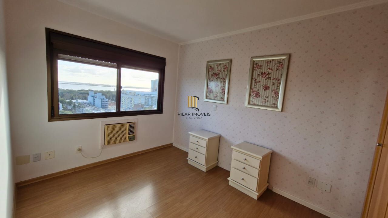 Apartamento no Menino Deus impecável, 2 dormitórios 1 suíte, 3 banheiros, 1 garagem