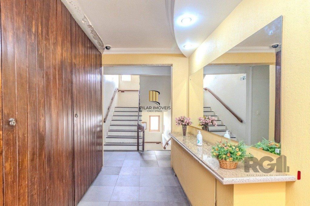 Apartamento de 2 dormitórios no bairro Vila Ipiranga