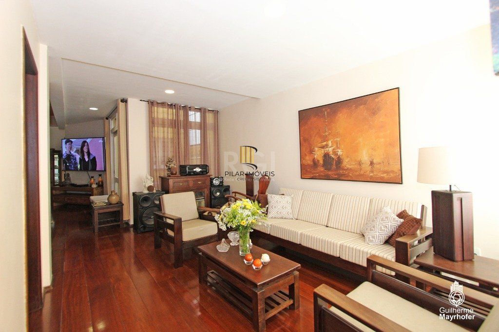Casa para Venda - 240m², 5 dormitórios, sendo 1 suites, 3 vagas - Menino Deus