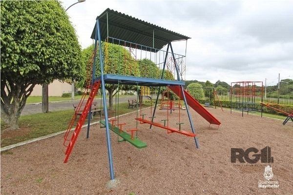 Casa em condomínio de 155m², 3 dormitórios, 4 vagas no bairro Espírito Santo