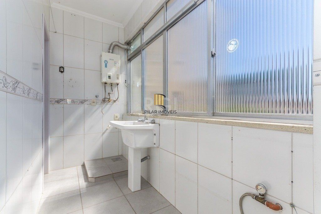 Apartamento 100m² no bairro Farroupilha - semi mobiliado, 3 dormitórios, 1 suíte e 1 vaga