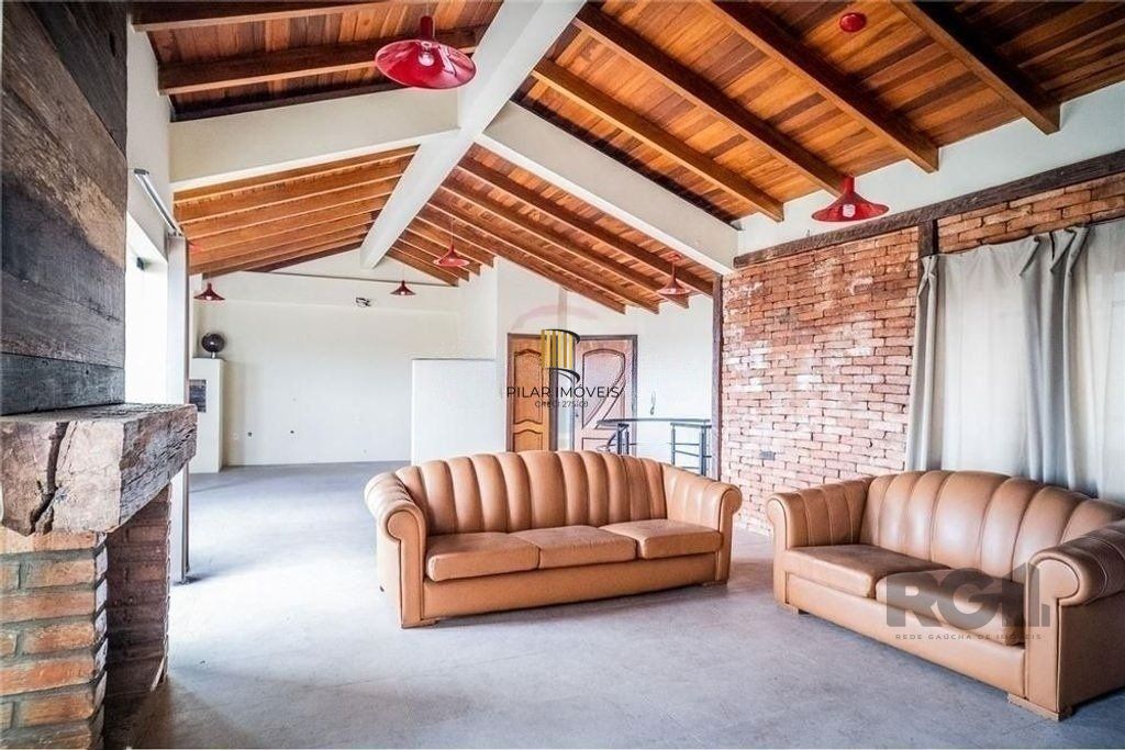 Excelente cobertura de 255m² com 3 dormitórios e 2 vagas.