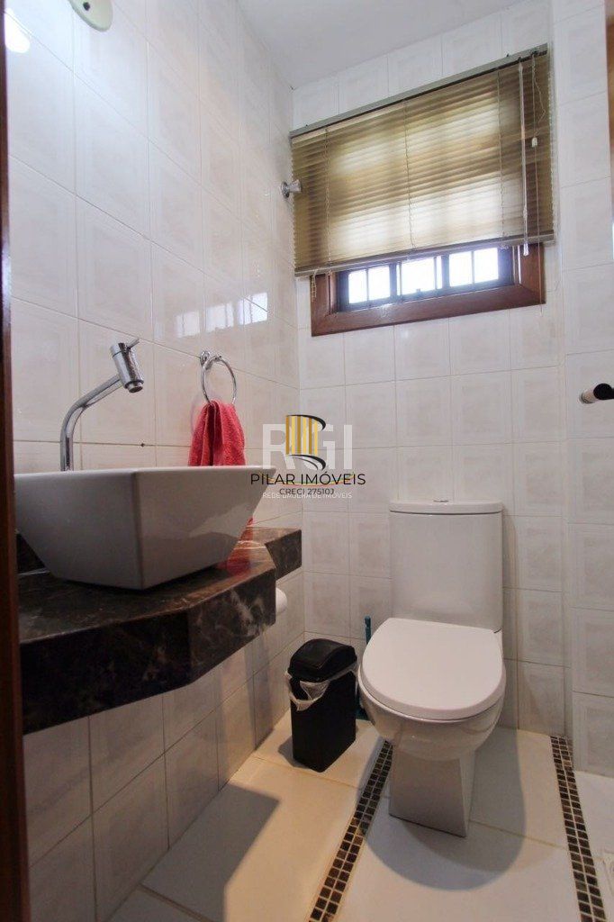 Casa para Venda - 259.5m², 4 dormitórios, sendo 1 suites, 3 vagas - Teresópolis
