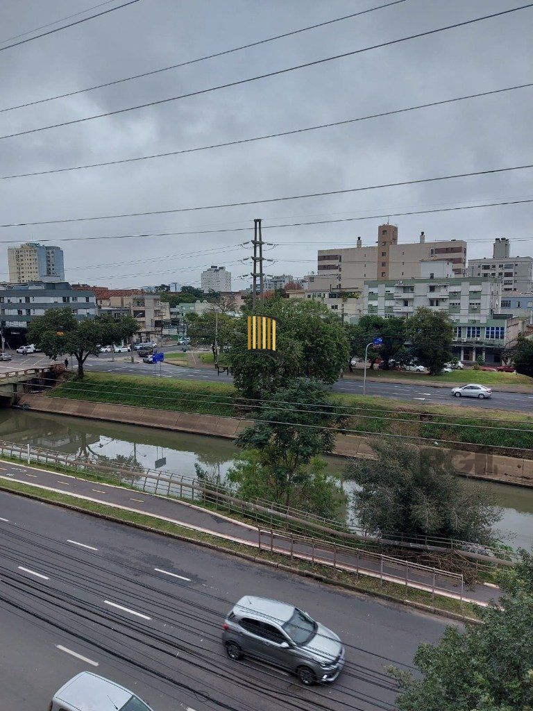 Apartamento 2 dormitórios, próximo da UFRGS, PUC, Ernesto Dorneles e trasporte público.