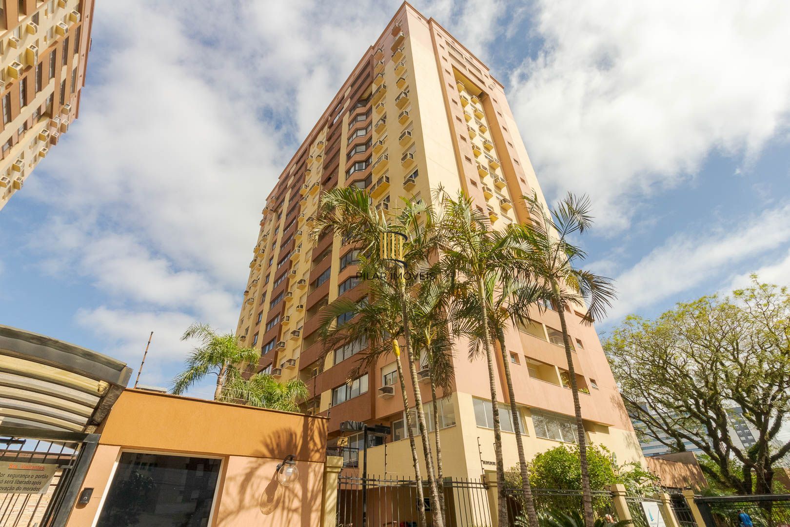Apartamento de 03 dormitorios com suite, vaga de garagem e infraestrutura completa em Porto Alegre