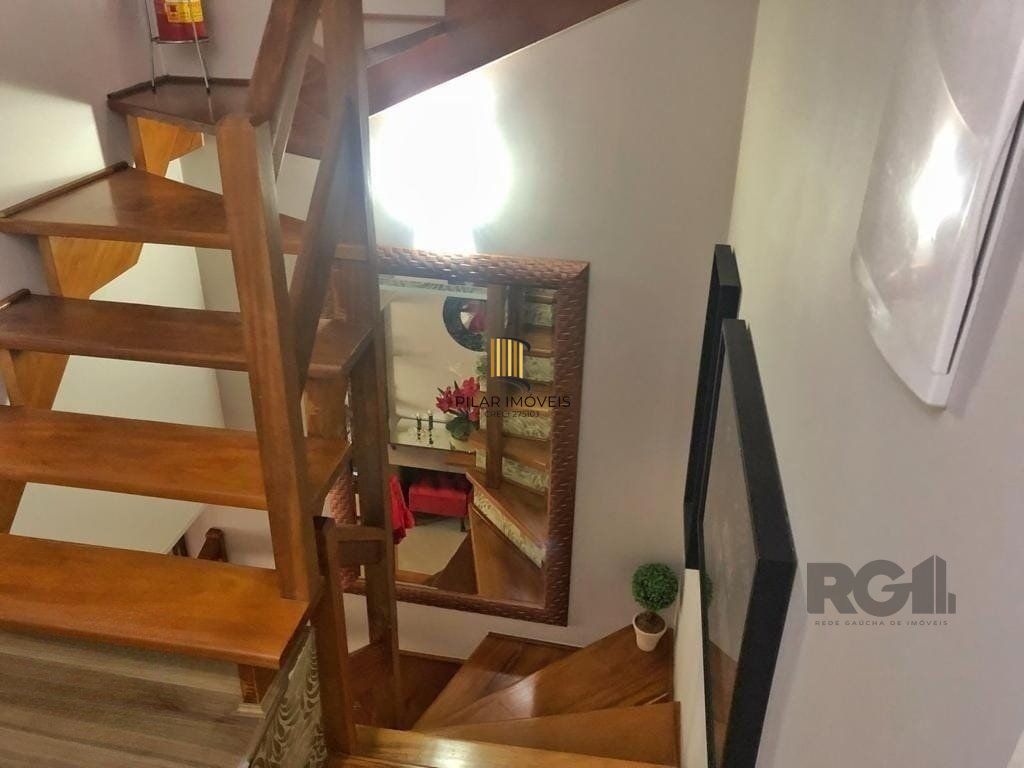Casa em condomínio 114m² - 3 dormitórios, 1 suíte e 2 vagas no bairro Sarandi