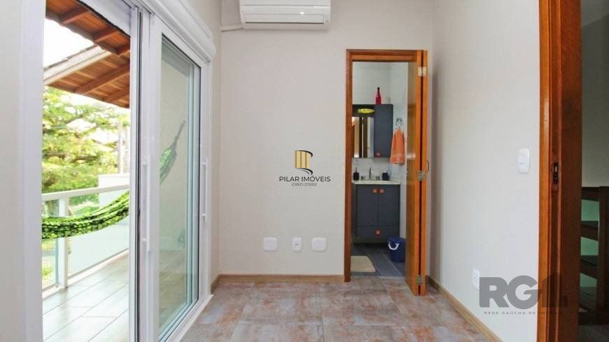 Casa 129m² - 3 dormitórios, 2 vagas no bairro Hípica