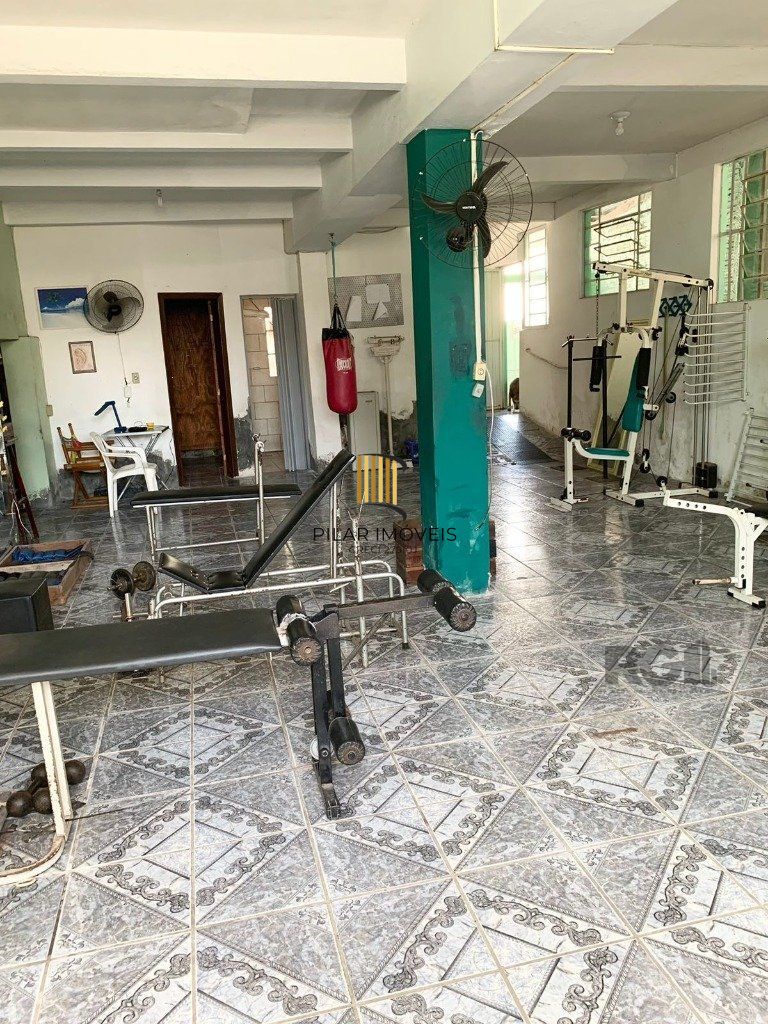 Casa 3 dormitórios no bairro Glória