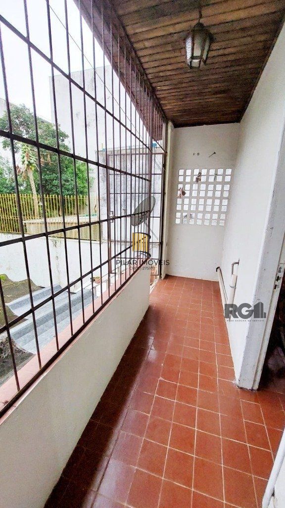 Casa 3 dormitórios no bairro Azenha