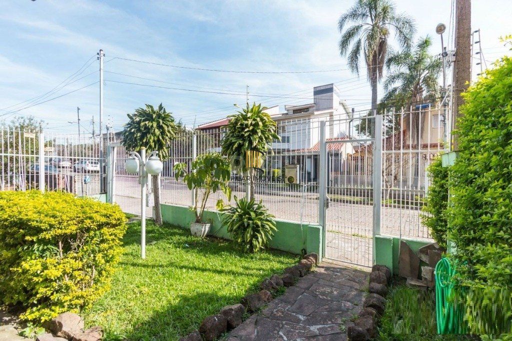 Casa para Venda - 258m², 3 dormitórios, sendo 1 suites, 4 vagas - Teresópolis