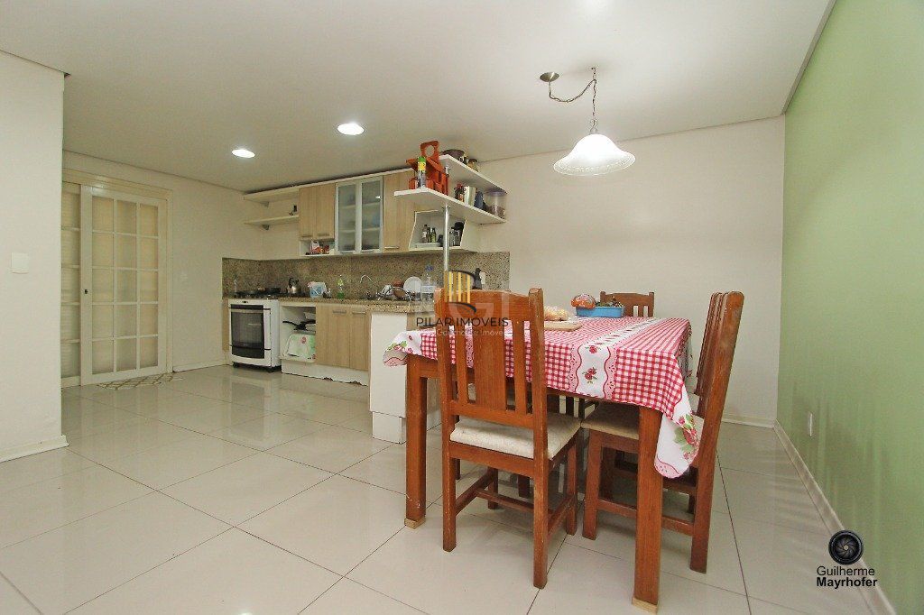 Casa para Venda - 120m², 3 dormitórios, sendo 1 suites, 2 vagas - Medianeira