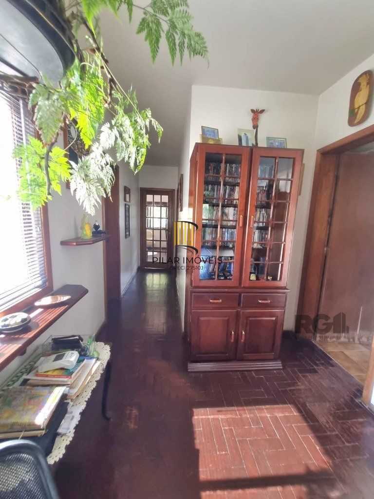 Casa 5 dormitórios no bairro Cavalhada