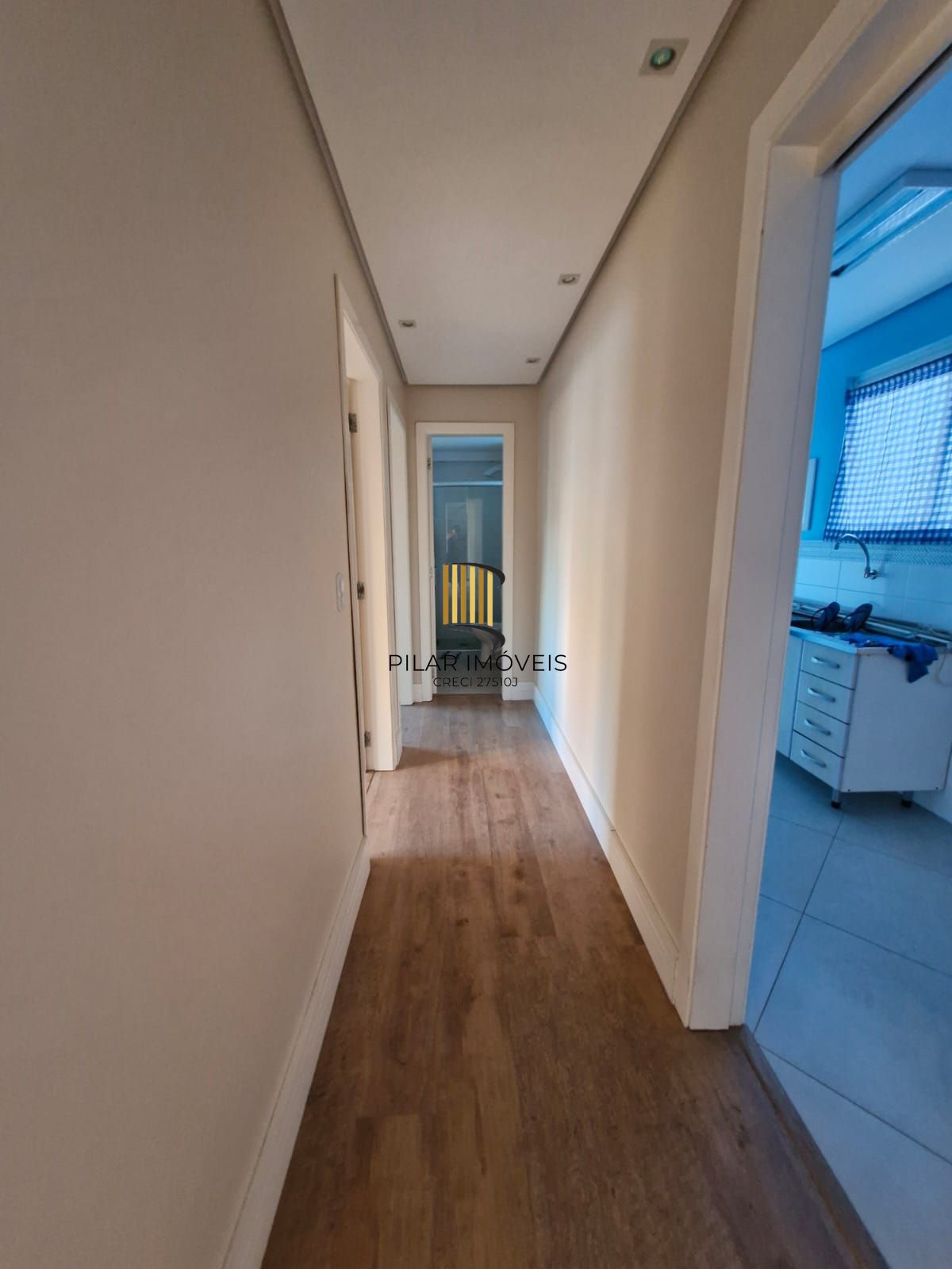 Ampla cobertura com 123m², 2 dormitórios, 1 vaga coberta por convenção.