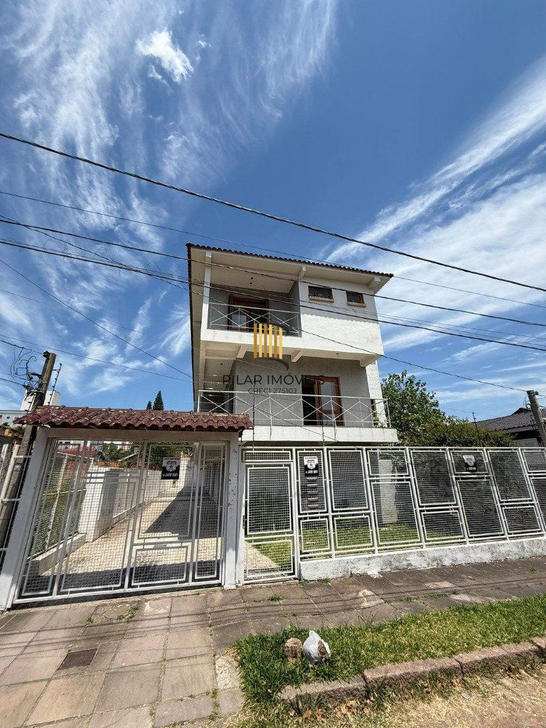 Casa 3 dormitórios no bairro Nonoai