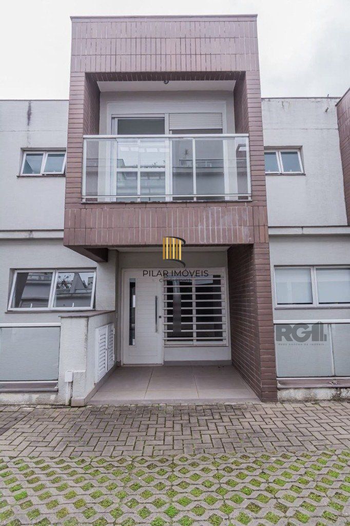 Excelente casa em condomínio de 251m² com 3 suítes e elevador!