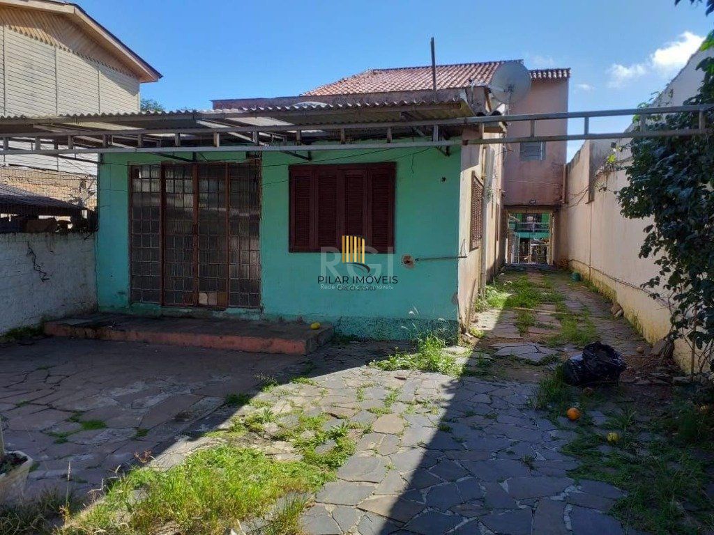 Casa para Venda - 200m², 6 dormitórios, 4 vagas - Tristeza