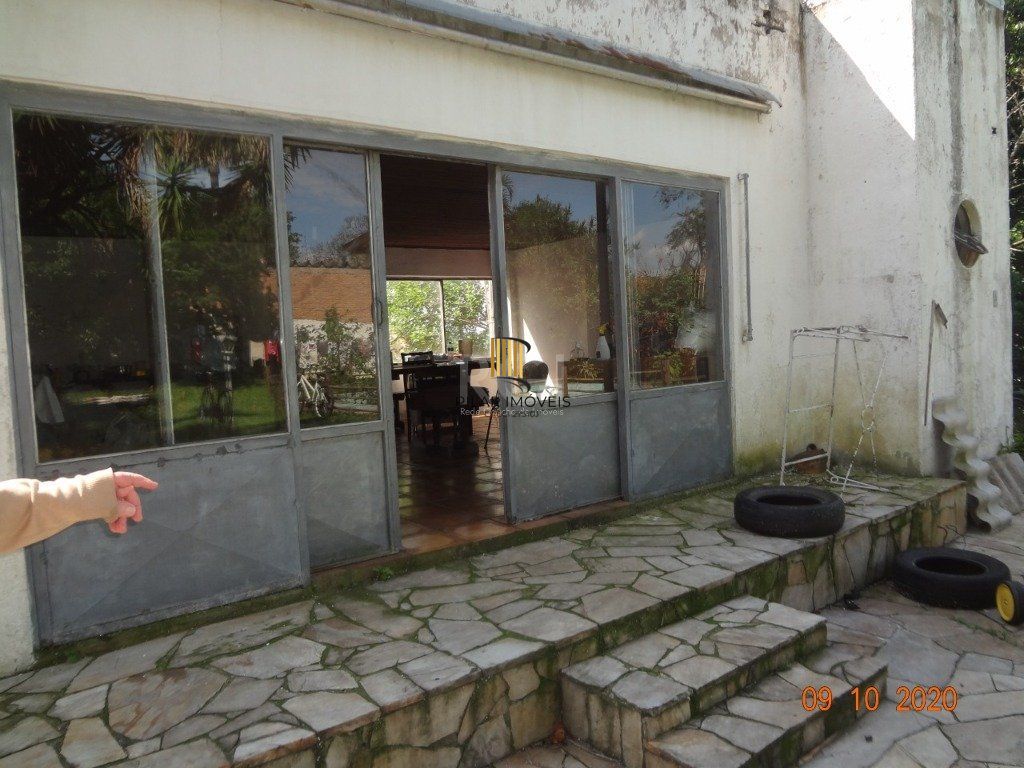 Casa para Venda - 250m², 3 dormitórios,  - Medianeira