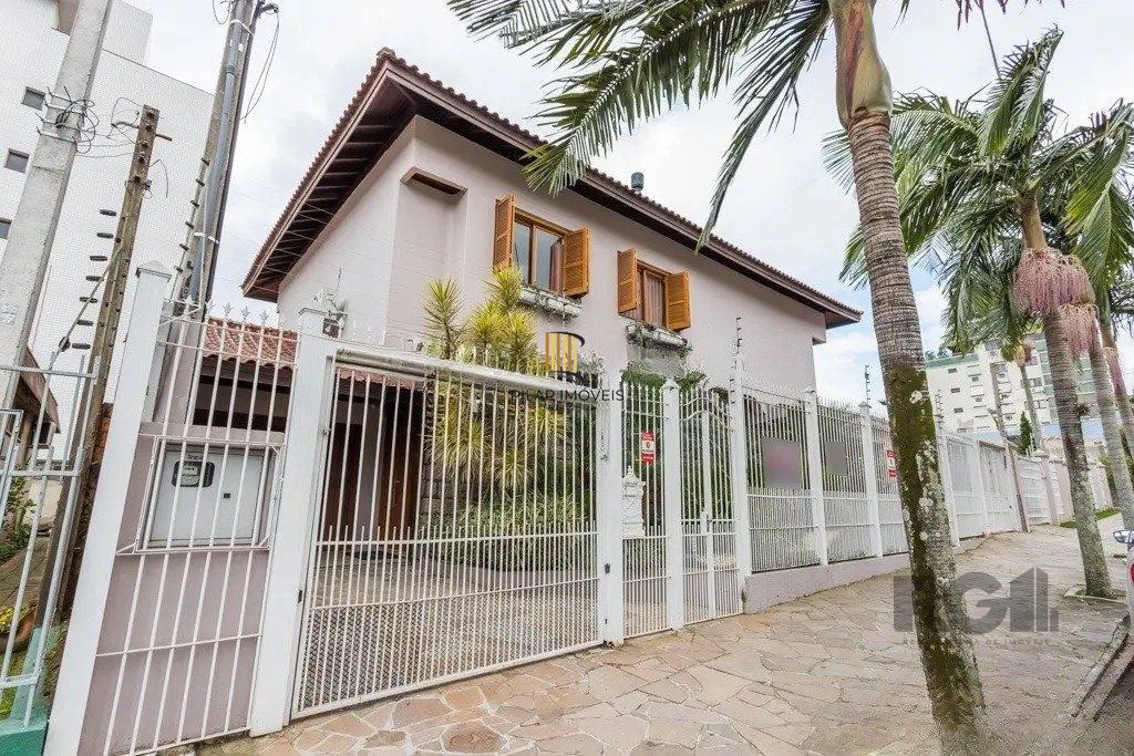 Casa com 3 dormitórios no bairro Jardim Lindóia