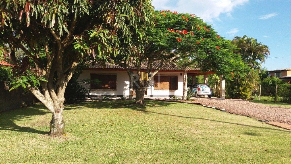 Casa para Venda - 220m², 2 dormitórios, sendo 1 suites, 4 vagas - Belém Novo