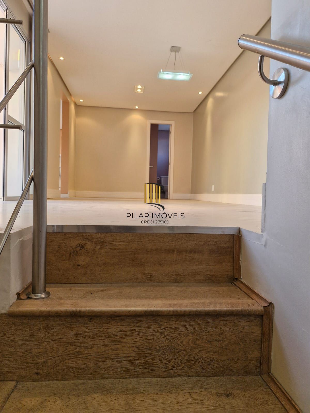 Ampla cobertura com 123m², 2 dormitórios, 1 vaga coberta por convenção.