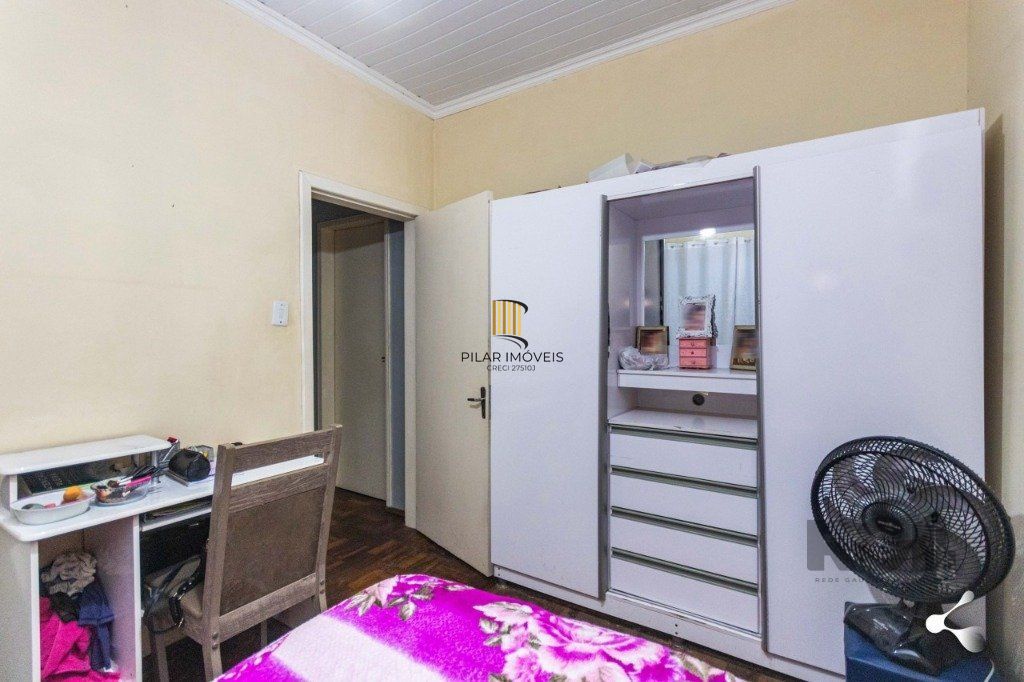 Casa para Venda - 240m², 3 dormitórios, sendo 1 suites, 3 vagas - Cristal