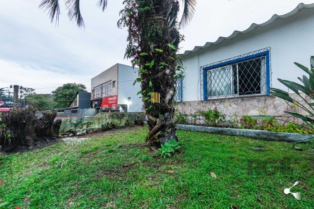 Casa para Venda - 240m², 3 dormitórios, sendo 1 suites, 3 vagas - Cristal