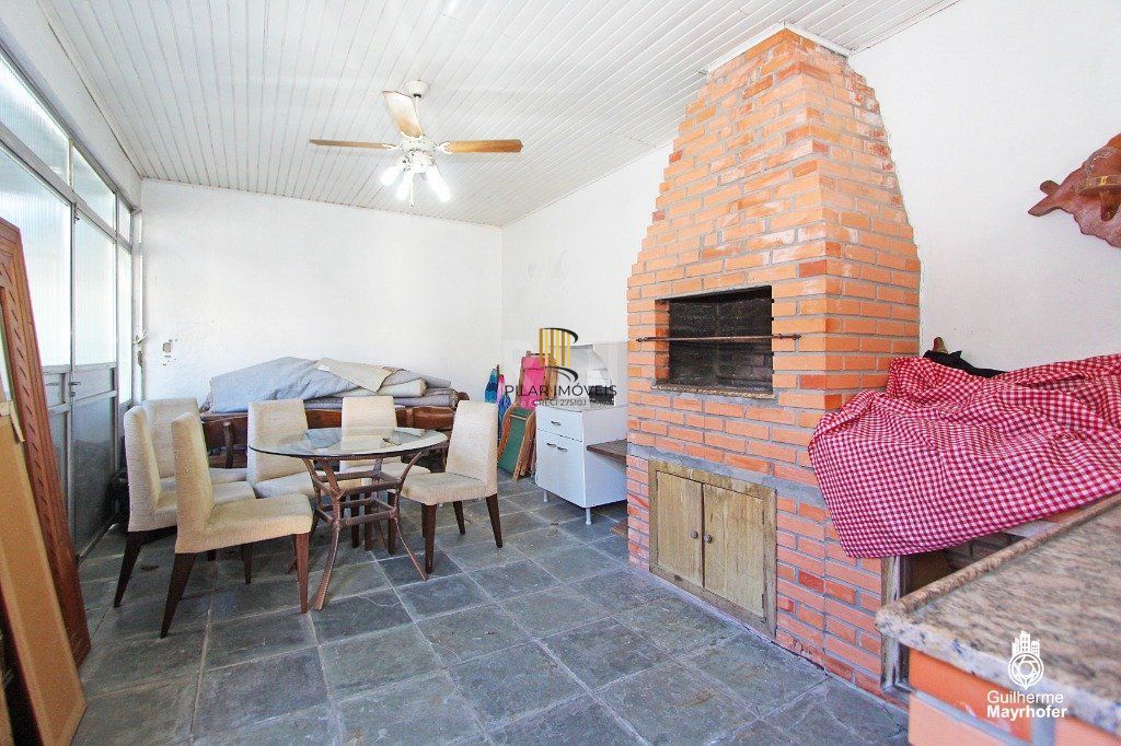 Casa para Venda - 215m², 3 dormitórios, sendo 1 suites, 3 vagas - Sarandi