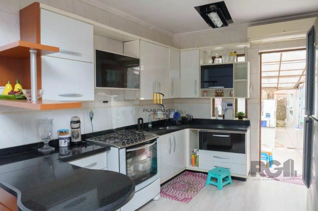 Casa 164m², 3 dormitórios, 3 vagas no bairro Jardim Carvalho
