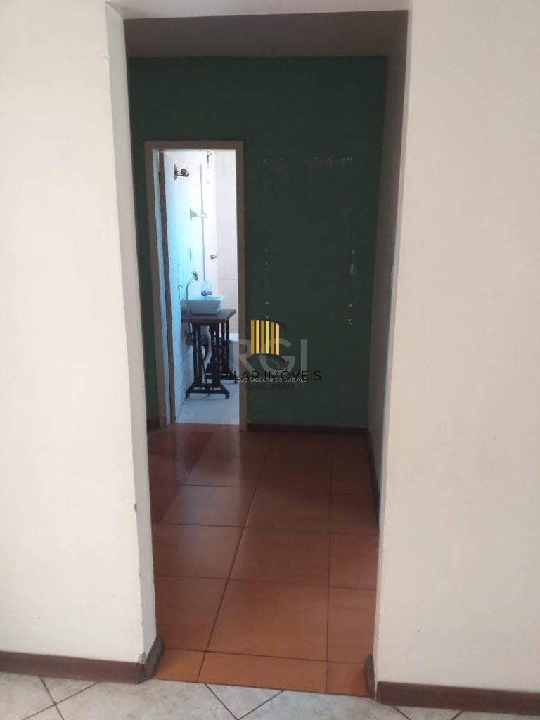 Casa para Venda - 200m², 6 dormitórios, 4 vagas - Tristeza