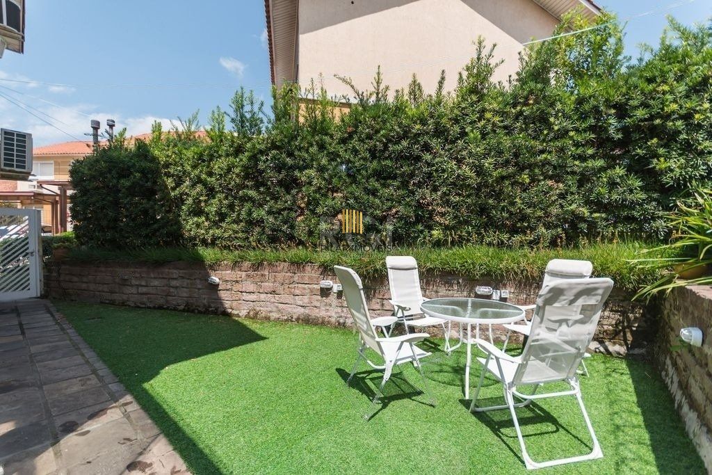 Casa Condominio para Venda - 178,00 m², 3 dormitórios, sendo 2 suites, 2 vagas - Alto Petrópolis