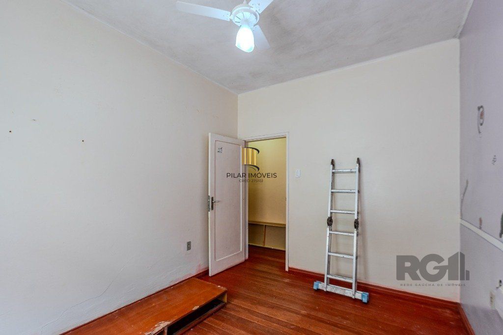 Casa 3 dormitórios no bairro Medianeira