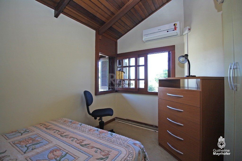 Casa para Venda - 275.72m², 4 dormitórios, sendo 3 suites, 4 vagas - Glória