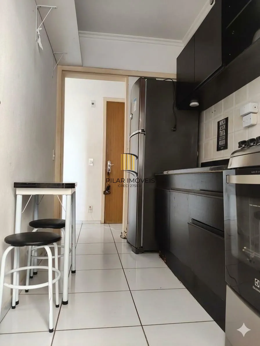 APTO DE 1 DORM, EM ANDAR ALTO, BEM ILUMINADO E AREJADO, COM BOX ROTATIVO. PROXIMO À TERCEIRA PERIMETRAL