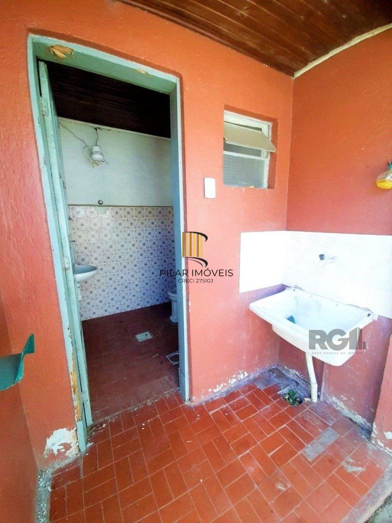 Casa 3 dormitórios no bairro Medianeira