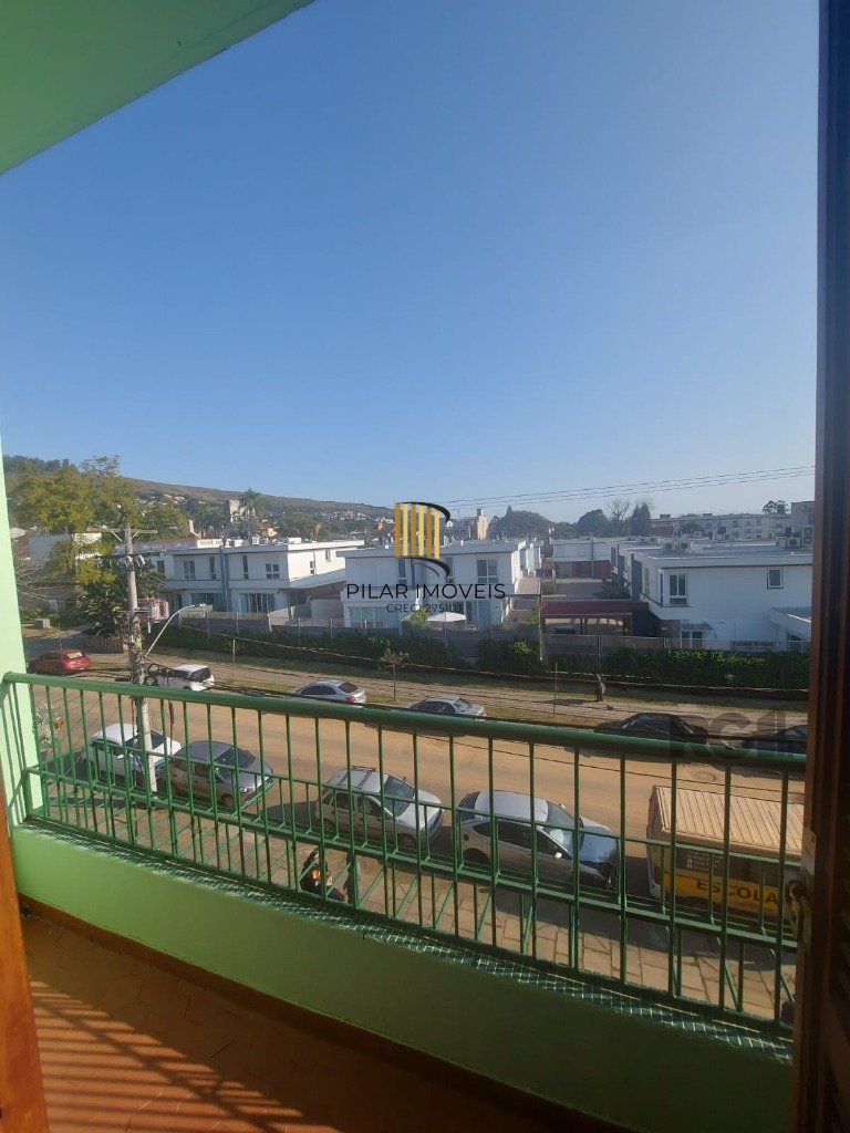Apartamento de 2 dormitórios, mais 1 quarto de empregada, próximo a av. Teresópolis