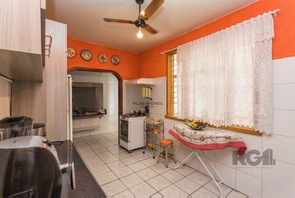 Casa de 2 dormitórios no bairro Jardim Sabará