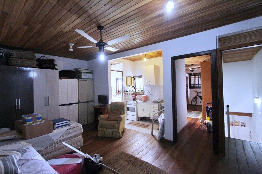 Casa para Venda - 260m², 5 dormitórios, sendo 2 suites, 4 vagas - Teresópolis