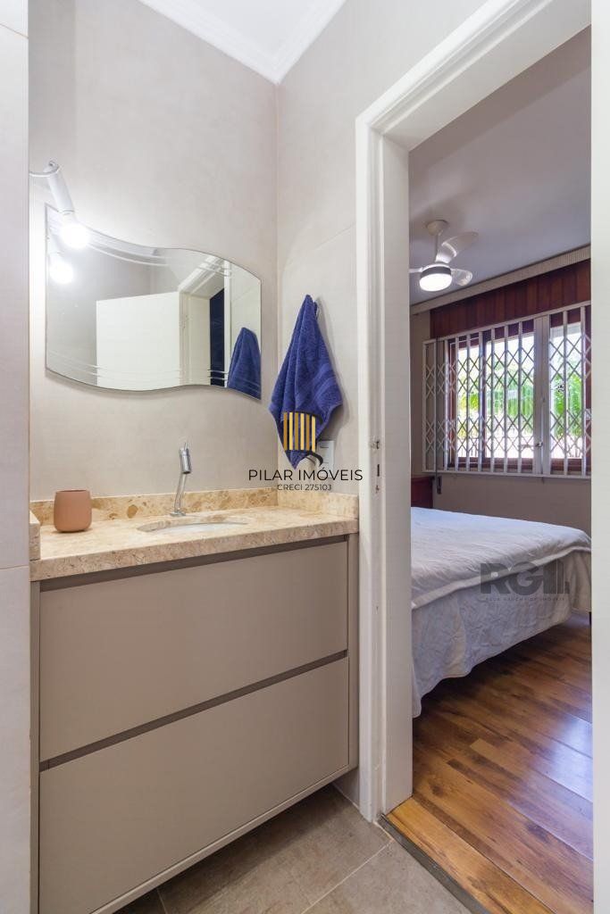 Casa de 380m², bairro Guarujá