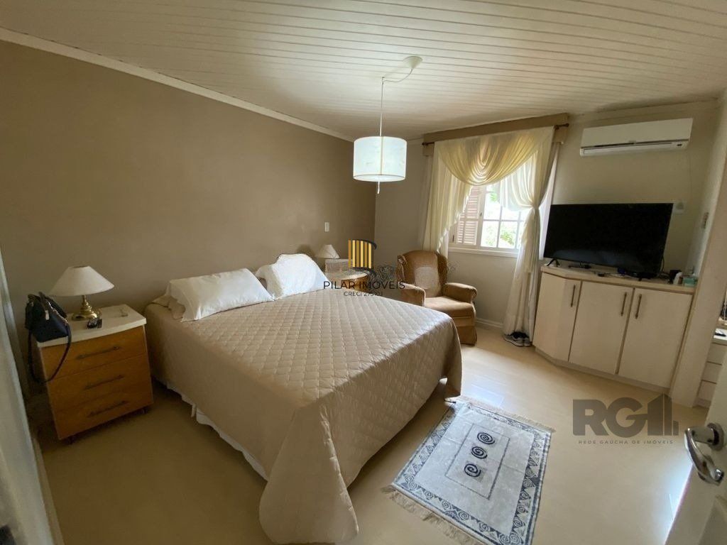 Casa de 5 dormitórios, bairro Jardim Floresta