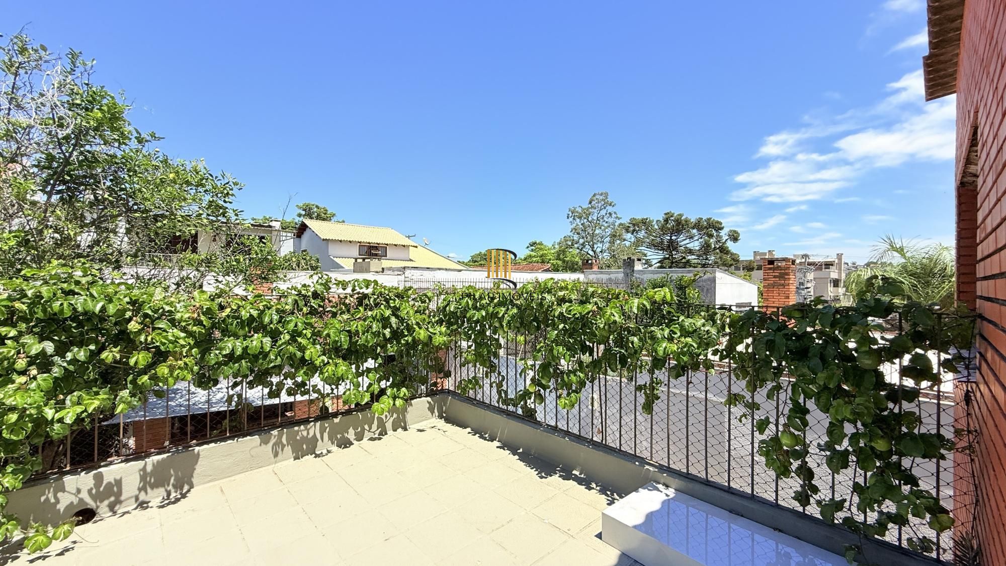 Casa 4 dormitórios no bairro Teresópolis