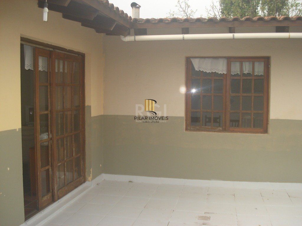 Casa para Venda - 500m², 6 dormitórios, sendo 2 suites, 4 vagas - Glória