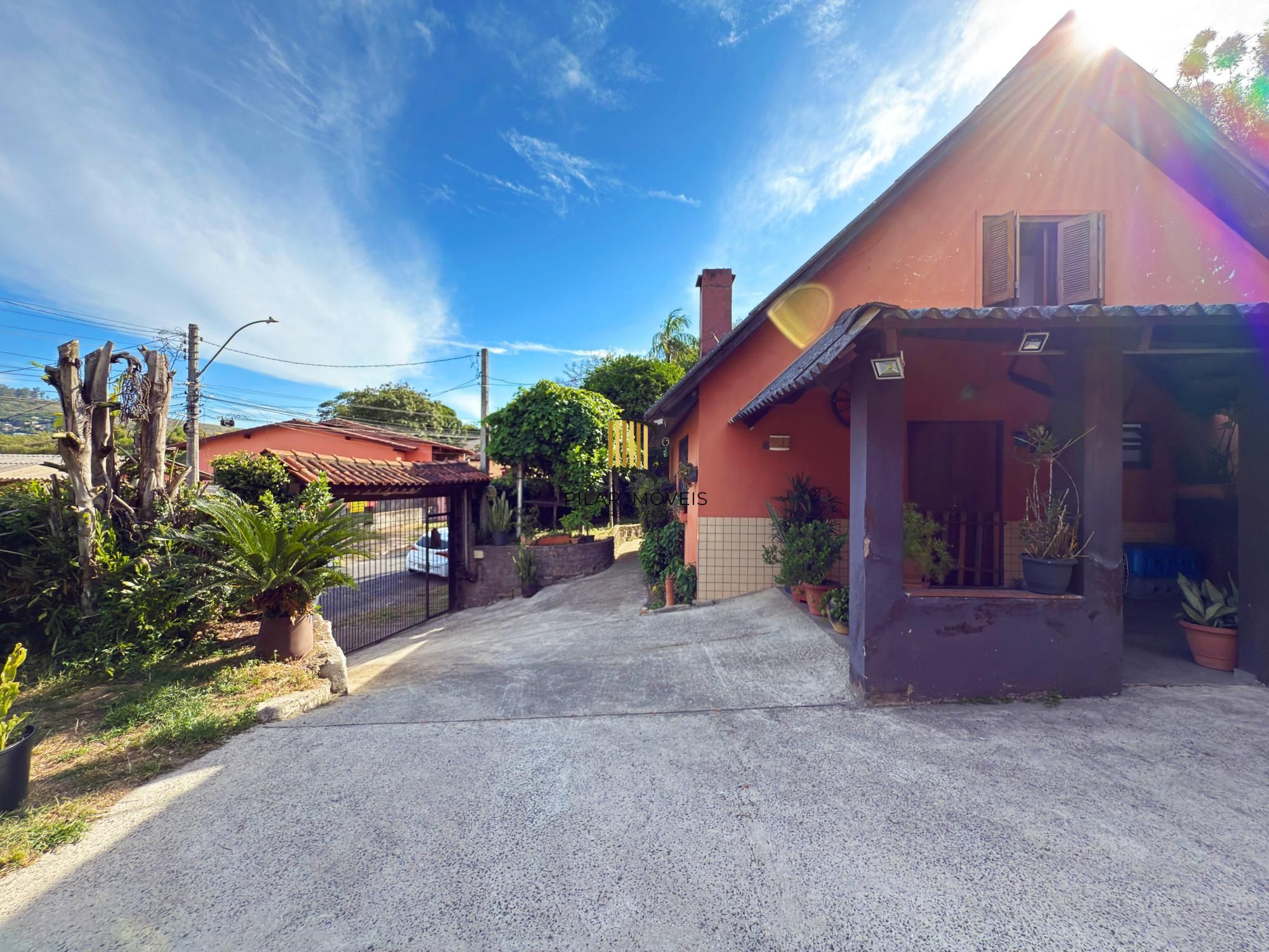 Casa residencial, 2 dormitórios no bairro Teresópolis