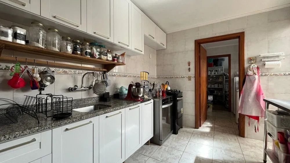 Casa para Venda - 176m², 3 dormitórios, sendo 1 suites, 4 vagas - Jardim Isabel