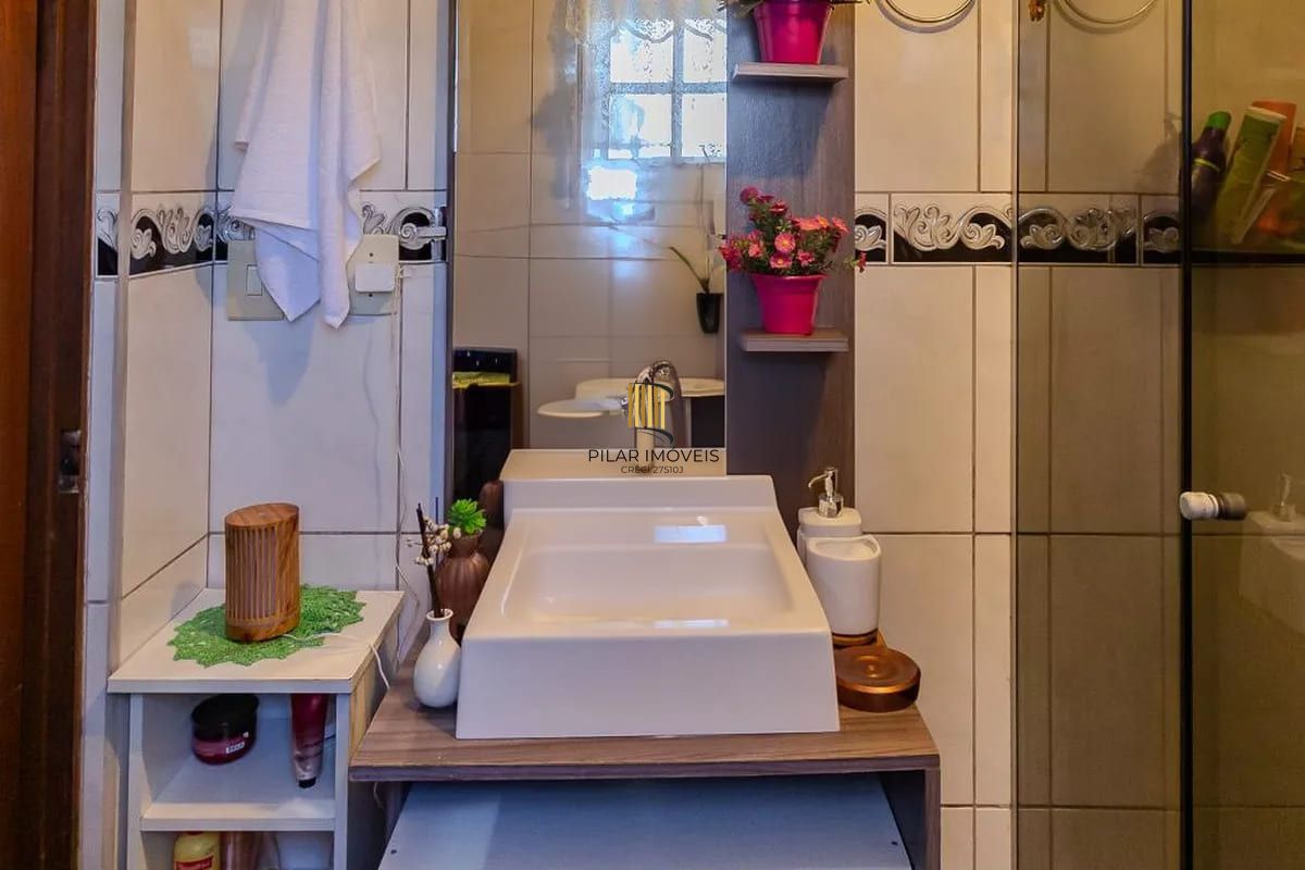 Casa de condomínio à venda com 258m², 3 quartos e 2 vagas