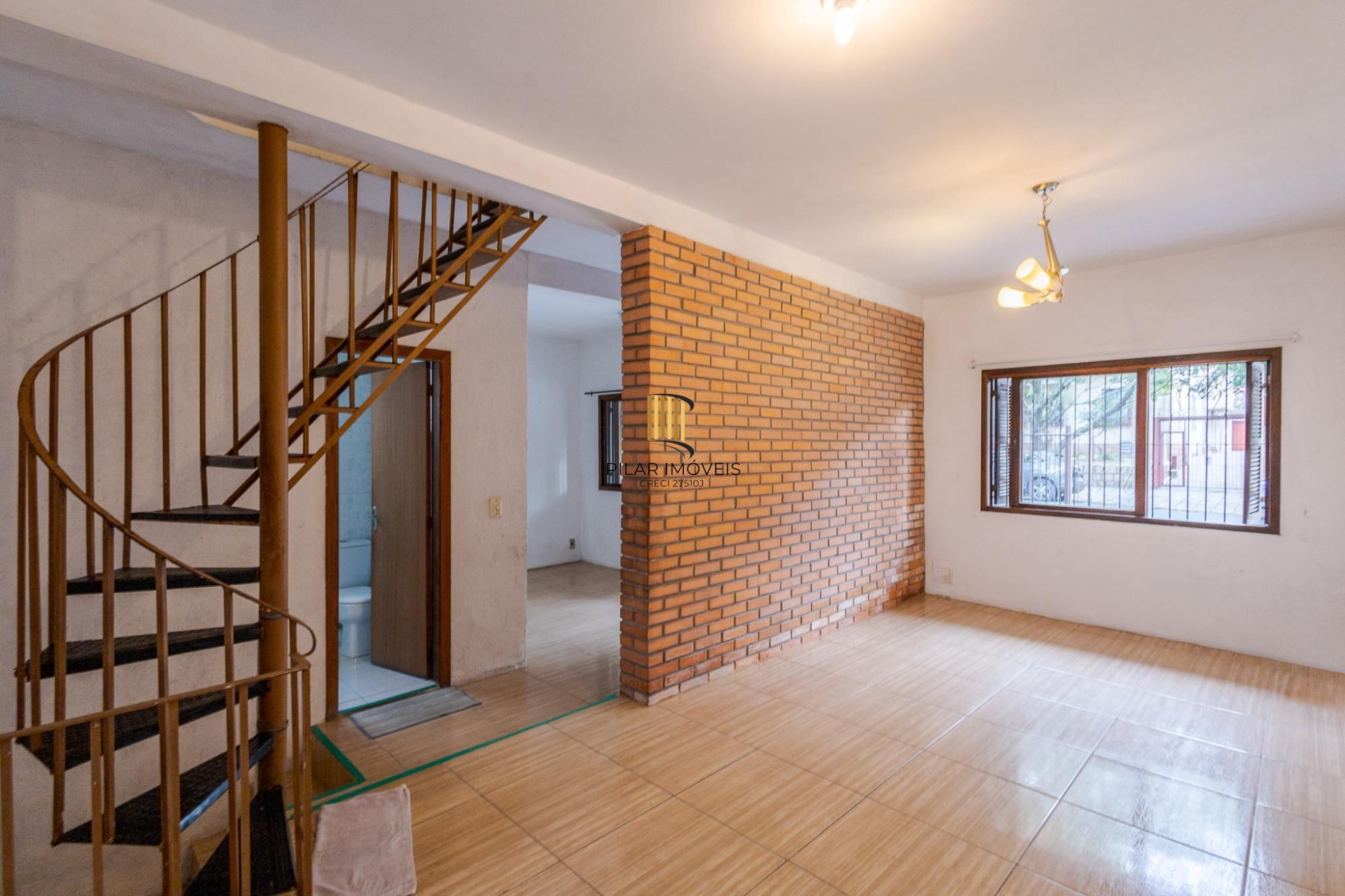 Casa para Venda - 210m², 4 dormitórios, 2 vagas - Petrópolis